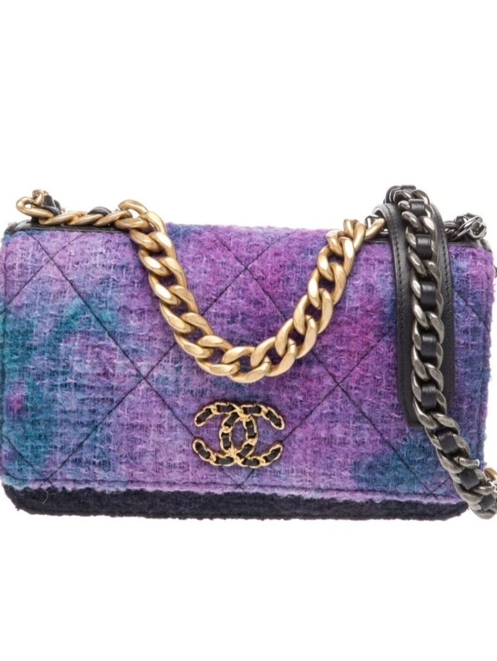 CHANEL 19 Wallet On Chain (WOC)